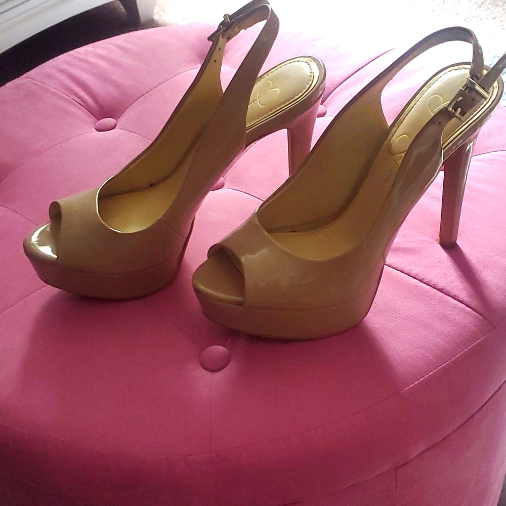 Jessica Simpson nude heels